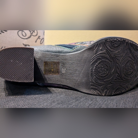 L'ARTISTE Melvina Bootie Women's size 8.5 US 39 UE - Picture 8 of 10